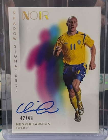 2024-25-Panini-Noir-Soccer-Shadow-Signatures