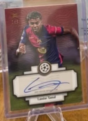 2024-25-topps-definitive-uefa-lamine-yamal-auto
